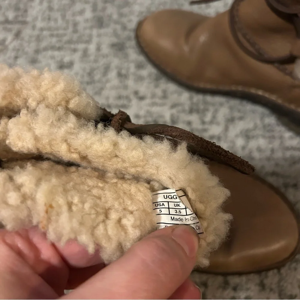 Ugg Brown & White Fleece Lined Caspia Lace Ankle Winter Boots Size 5